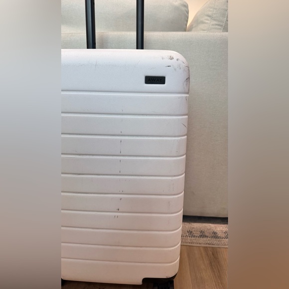 AWAY The Bigger Carry On Suitcase - Picture 4 of 14